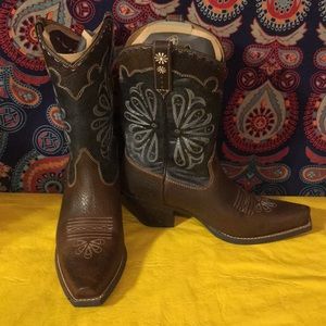 Brand new Arita cowgirl boots ❤️🔥